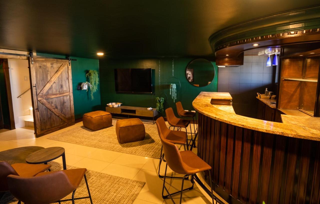 Deja Blue Beachfront Villa, Newly Renovated Langstrand エクステリア 写真