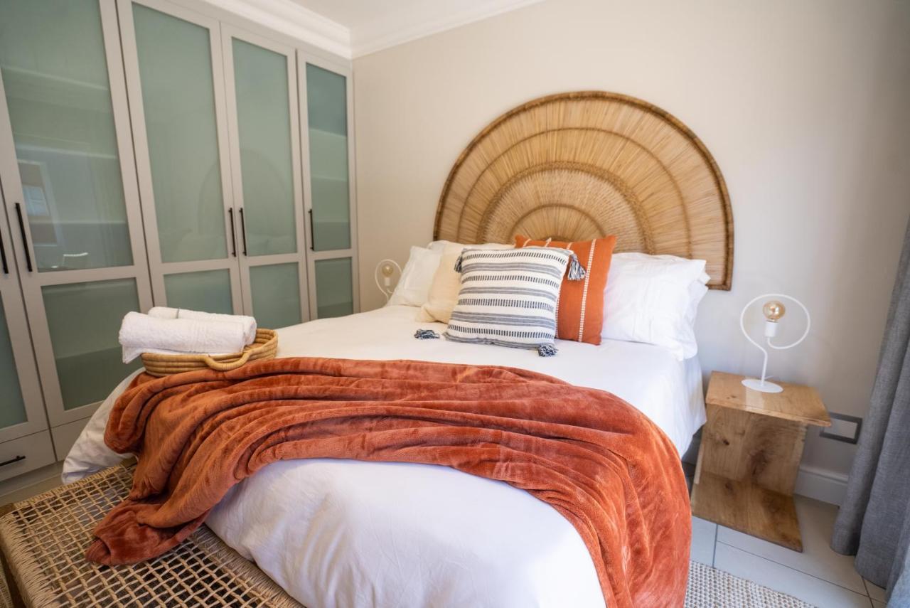 Deja Blue Beachfront Villa, Newly Renovated Langstrand エクステリア 写真